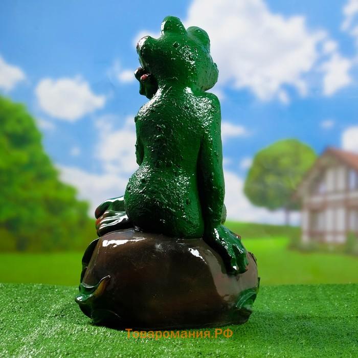 Садовая фигура "Лягушка на камне большая" 30х23х52см