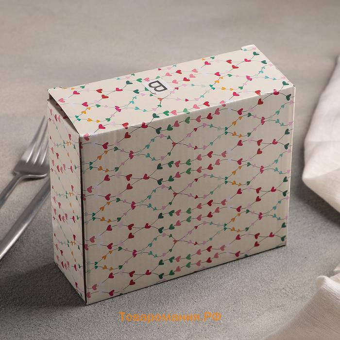 Блюдо керамическое сервировочное «Голубки на цветочке», 14×13.5×4 см, розовый